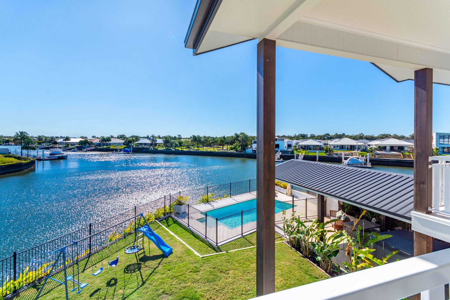 the peninsula banksia beach (4)