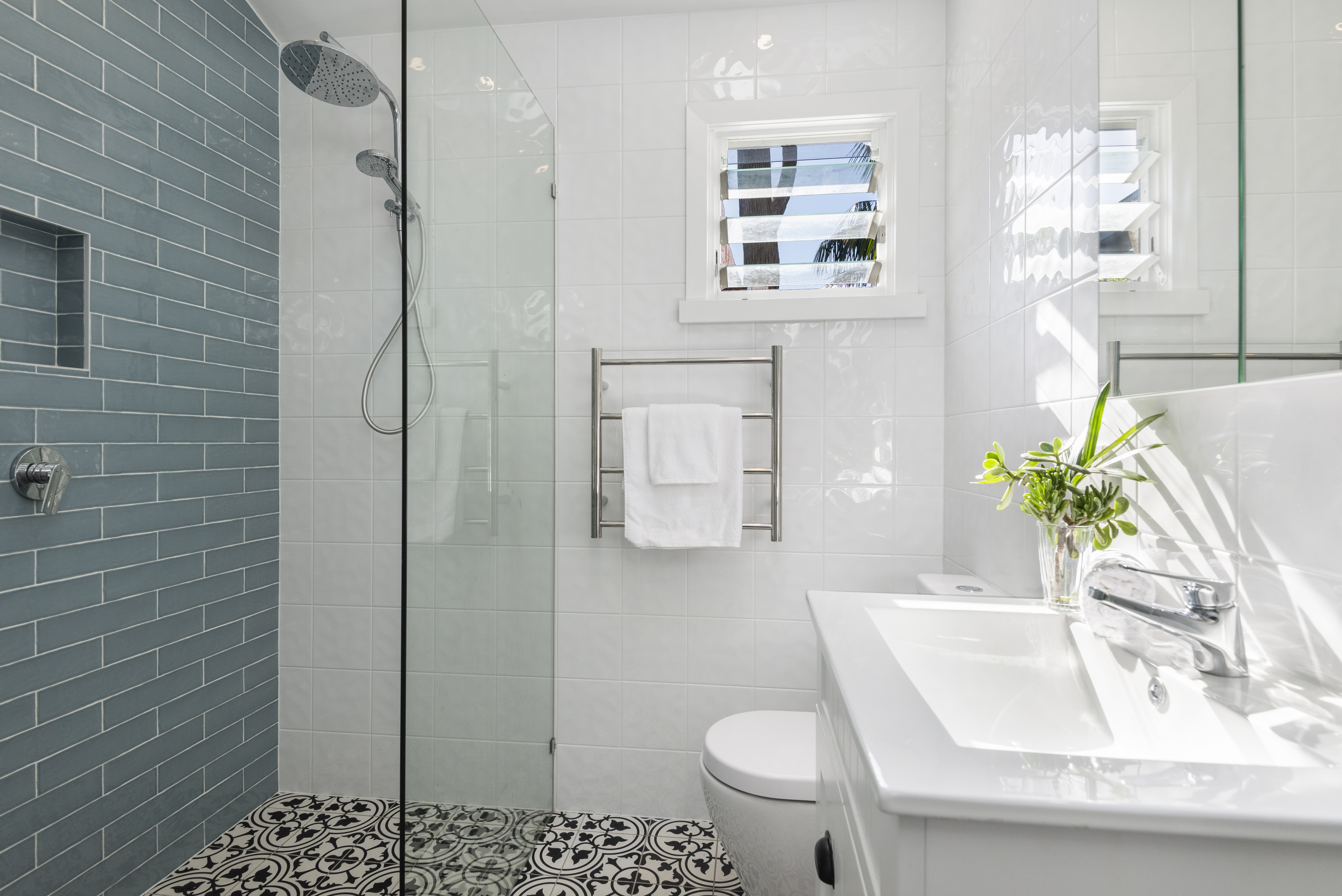 6 BARRENJOEY RD, AVALON BEACH